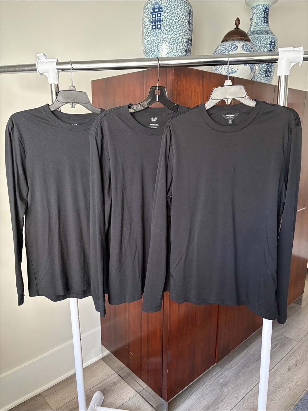 GAP/Banana Men's Long-Sleeve Crew Tee - Black Sz M
